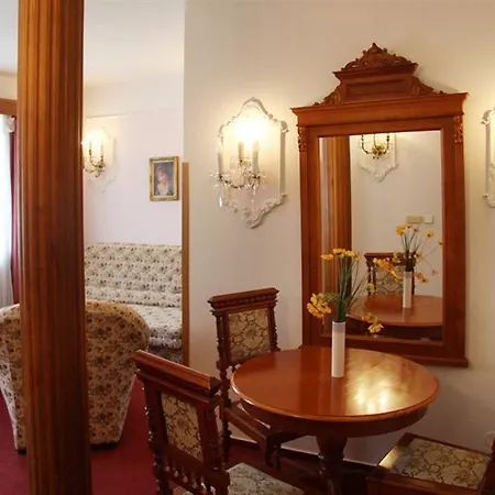 Vysehrad Otel